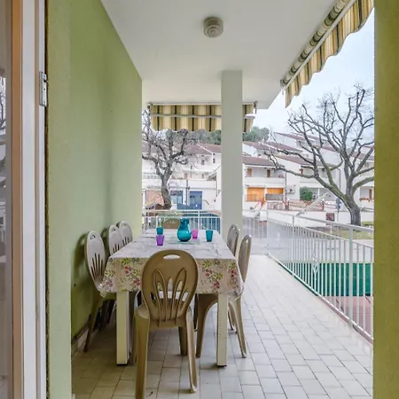 L02 - Con Terrazzo E Posto Auto Numana