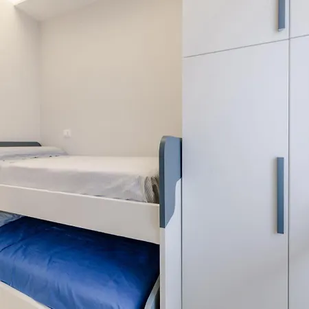 L02 - Con Terrazzo E Posto Auto * Numana