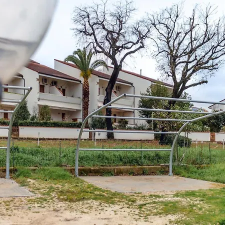 L02 - Con Terrazzo E Posto Auto Lägenhet *