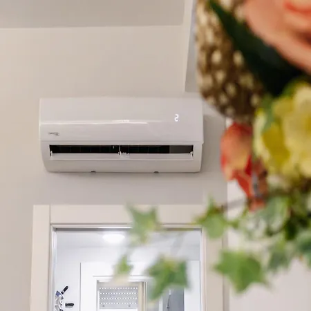 L02 - Con Terrazzo E Posto Auto *