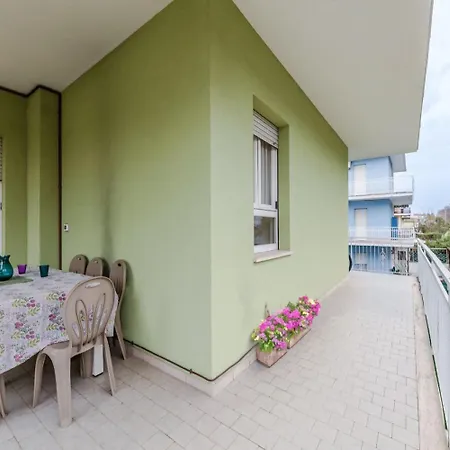 Apartment L02 Con Terrazzo E Posto Auto